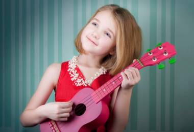 Những điểm cần lưu ý khi cho trẻ chuyển từ Guitar sang Ukulele